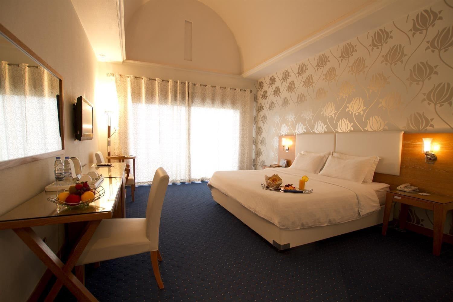 Golden Tulip Al Jazira Hotel & Resort Abu Dhabi Exterior foto