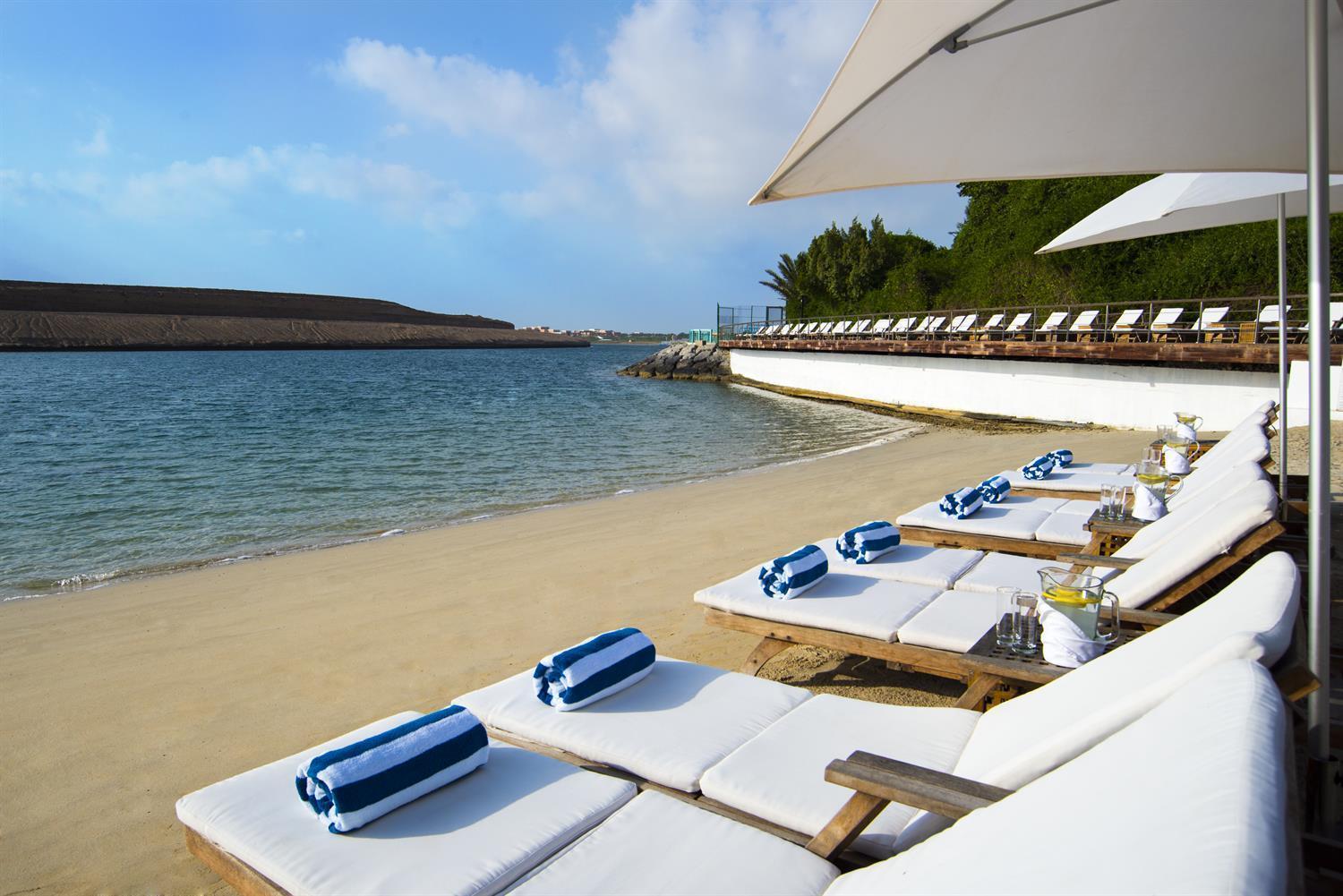 Golden Tulip Al Jazira Hotel & Resort Abu Dhabi Exterior foto