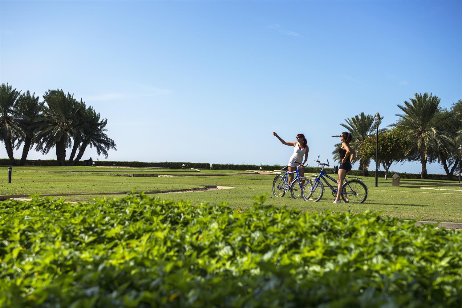 Golden Tulip Al Jazira Hotel & Resort Abu Dhabi Exterior foto