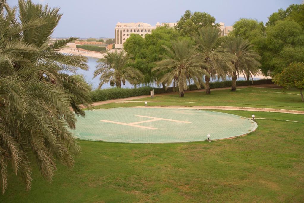 Golden Tulip Al Jazira Hotel & Resort Abu Dhabi Exterior foto
